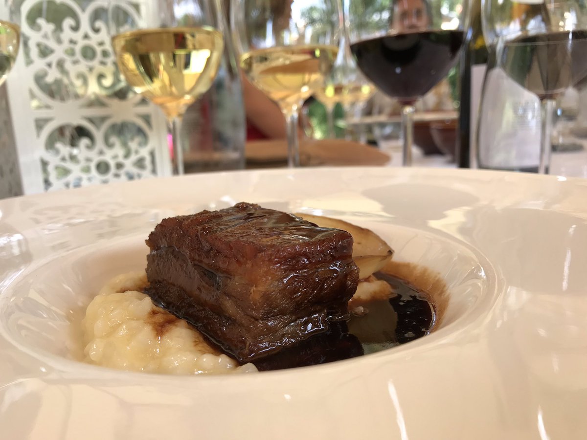 Likers_2Do's tweet photo. At every angle.... FAM PORK BELLY 😭😍🥰

Paired with the Shiraz

#TwoPeasInAPod #GardenParty #ExtravagantLife #WineHouseRestaurant #BoutiqueHotel https://t.co/9gRwMsvXWx