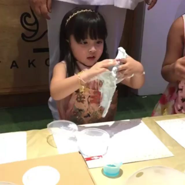 “It’s so fun.” - Zia ❤️ #slimeactivity #slimeparty #slimekitforgiveaways #slimekit #partyactivity #kidspartyactivity #theparty_project

Repost from @theparty_project instagram.com/p/BveH0N_huqm/