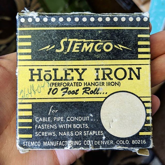junkstoredesign's tweet photo. Stemco Holey Iron. #junkstore #junktype #typehunter #typographylove #typehunting #vintagestyle #vintage #antique #design #typography #type #retrotype #retro #packaging #packagedesigns #badgehunting #badge #badgehunter #denver #coloraod #iron #stemco https://t.co/05oYplQtRC https://t.co/cxTyNjJArn