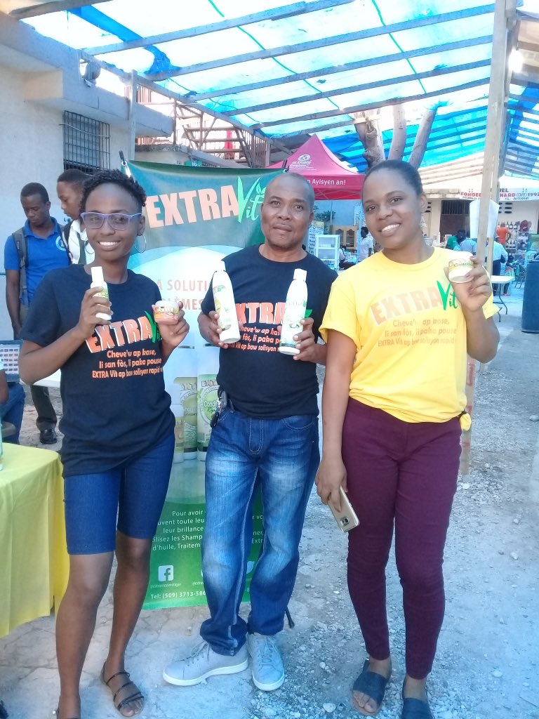 produitextravit's tweet photo. Venez profiter de notre rabais spécial et de nos conseils en matière de soin de cheveux à la foire gastronomique et culturelle de Radio Lumière à Cote Plage 16, à Carrefour jusqu’au 31 mars
#foire #gastronomique #culturelle #exposition #haiti #60ans #radiolumiere #extravit https://t.co/ODP5SwzgwF
