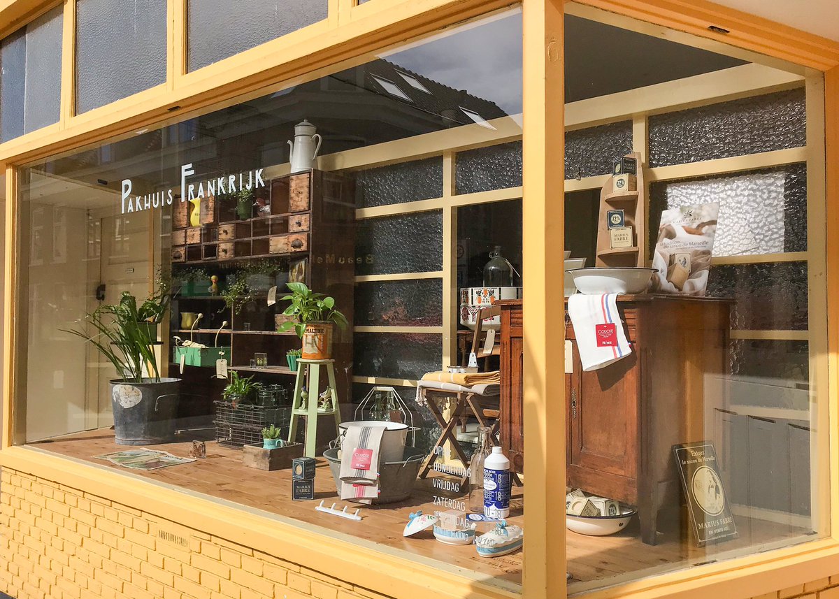 modacitylife's tweet photo. The beauty of Dutch - and many European - cities is that they have been planned in a way that makes it possible to walk or cycle to local shops and build community around local businesses even if they’re outside the city centre. #humanscalecities https://t.co/LooKZwbaUX