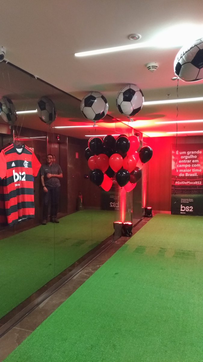 edimarramos's tweet photo. Ai você chega para trabalhar e sente ainda mais em casa.... 😁
.
@BS2Hub
.
#VamosFlamengo  #VamosBS2 #Flamengo #GolDePlacaBS2 #BS2 #BancoBS2 #Mengao https://t.co/4jJEioCX6C