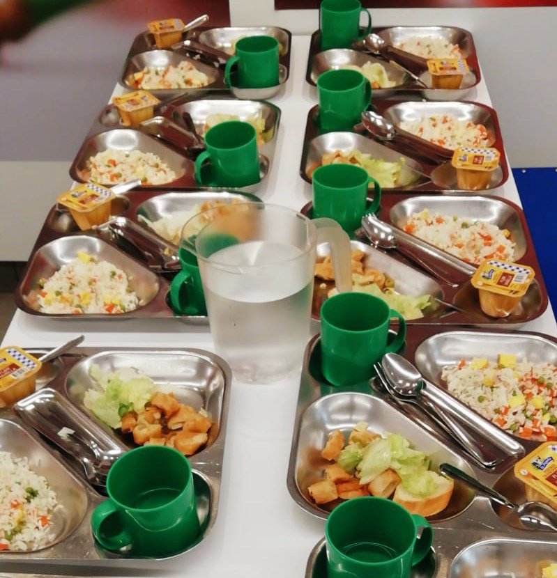 barnalleure's tweet photo. Avui hem celebrat la Jornada Gastronòmica de la Xina 🇨🇳
Vols saber què hem dinat?

1r plat: Arròs tres delícies🍚
2n plat: Rotllets de verdures amb amanida🥗
Postres: Flam 🍮

Per llepar-se els dits! https://t.co/yed3gMTwmP