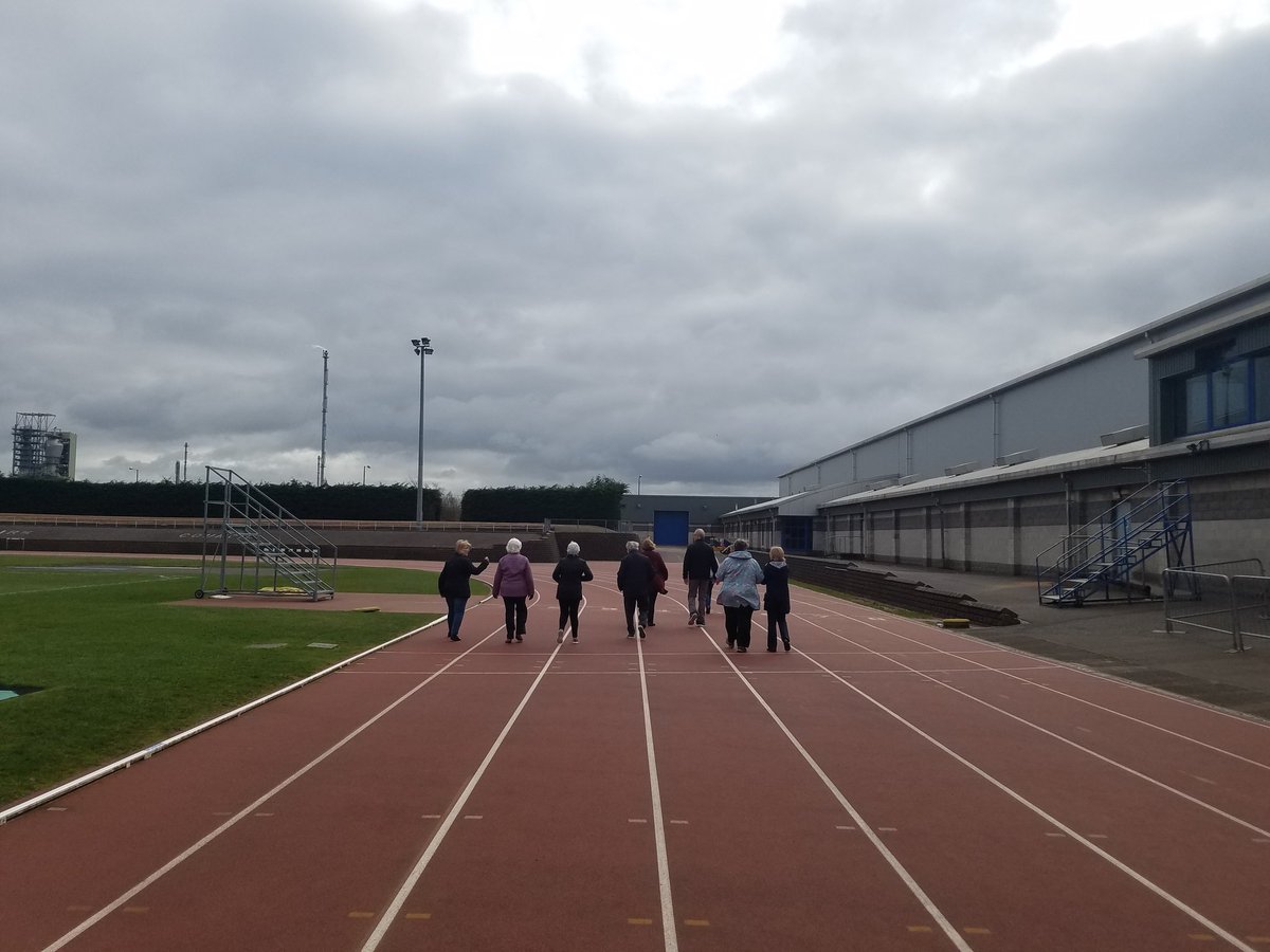 Martin_CSH's tweet photo. The Golden Grangemouth team started their session off earlier with a couple of laps of the track in the fresh air!
#GoLiveGetActive #physicalactivity #inactivetoactive #communitysporthub
@FalkirkSport @FCTrust @sportscotland https://t.co/jq9SvShfKF