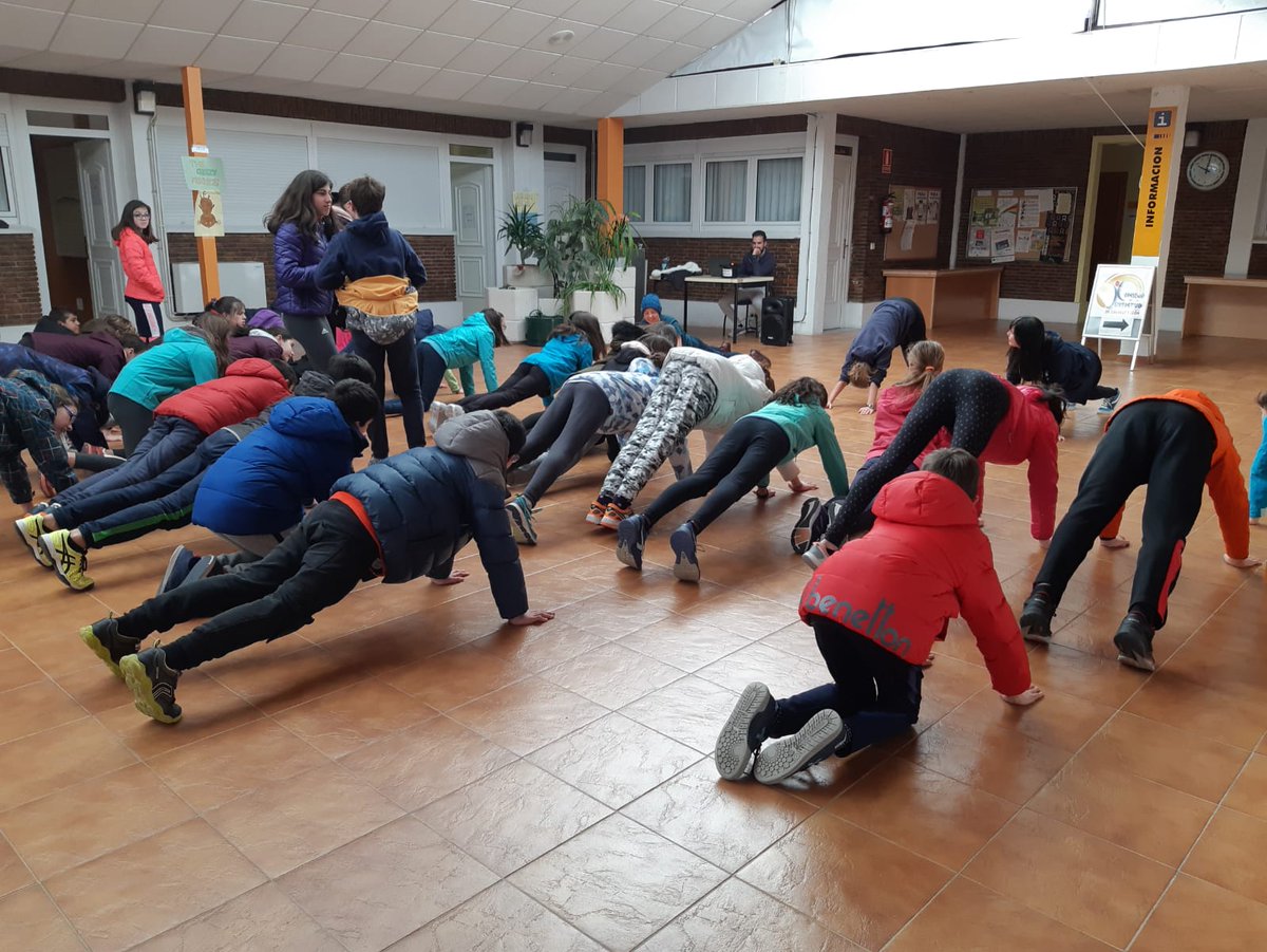 LifeInEnglishAB's tweet photo. Children have done many different workshops during the morning #6thgraders #LanguageImmersion CEIP Alonso Berruguete @alonsoberruguet https://t.co/AAPWPj0R7W