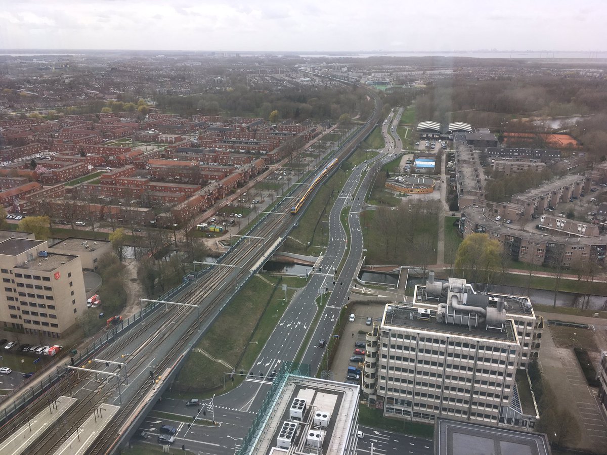 ESenten's tweet photo. Deel 2 van de #workshop #3d ‘Waarom gaat dit idee helpen?’ #036geo #jijbentaanz https://t.co/qwPta77ANy