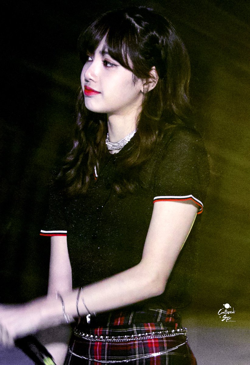 180524
fall in love…
#BLACKPINK 
#리사 
#LISA 
#AceLalisaDay 
D-1