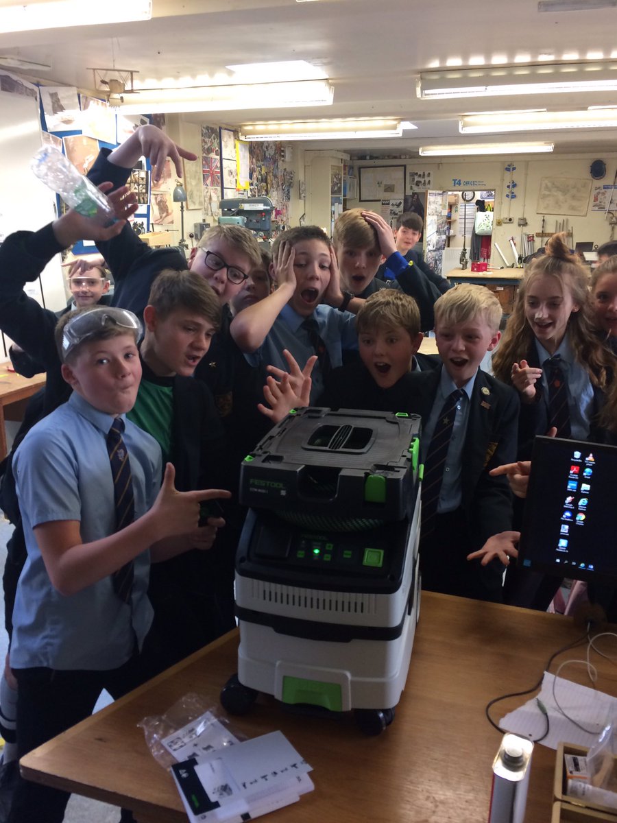 Year 8 minds are blown by the new Festool extractor. We’re trying to buy professional grade equipment to improve the student experience in DT <a href="/CampdenSchool/">Chipping Campden School</a> @Festool_GB #woodworking #joinery