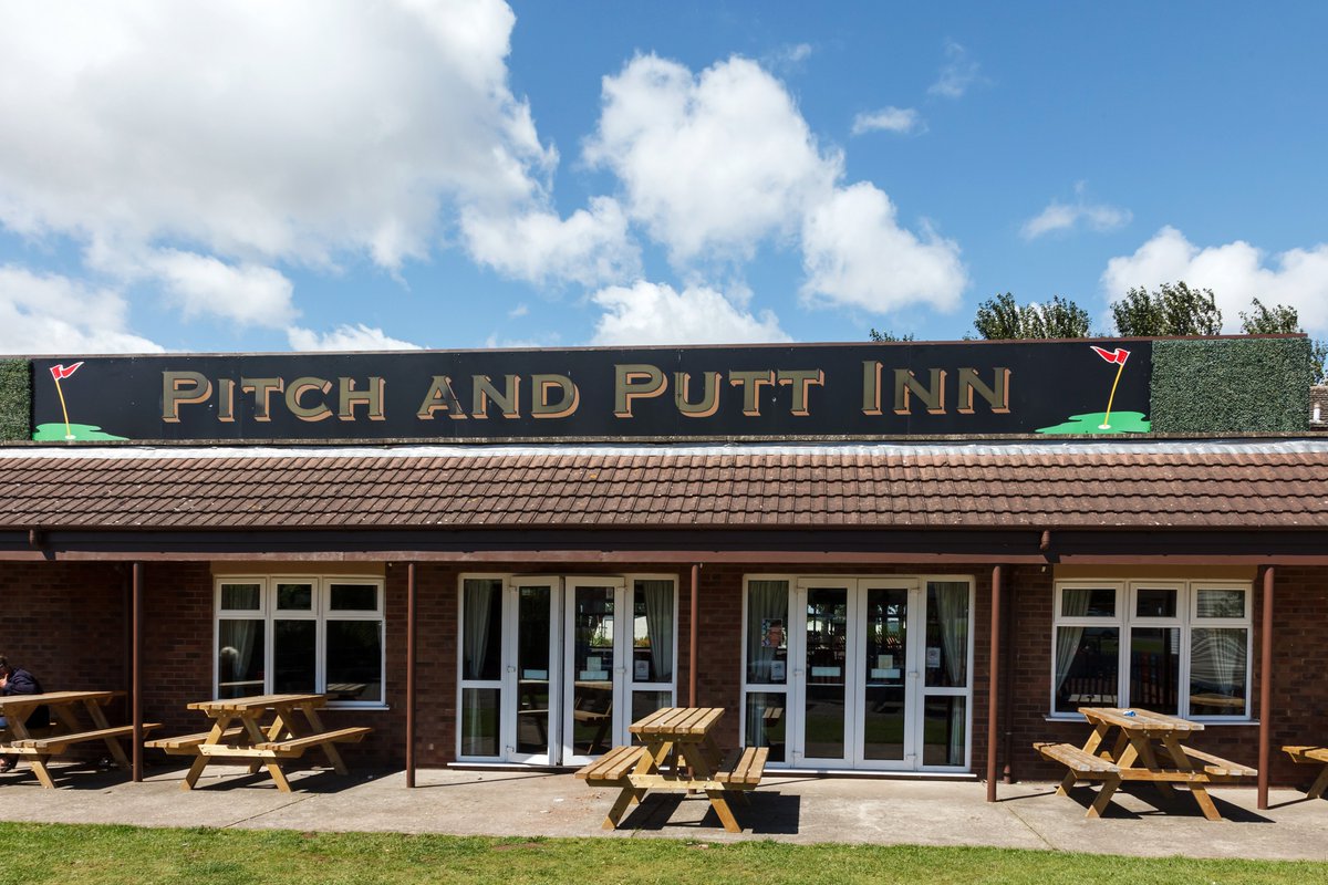 You don’t have to venture far to enjoy a great night out at North Shore! 🍻🍽
The on-park Pitch &amp; Putt Inn is a popular venue for a quiet drink, a tasty family meal or a game of pool with the kids.
coastfields.co.uk/venues/pitch-p…