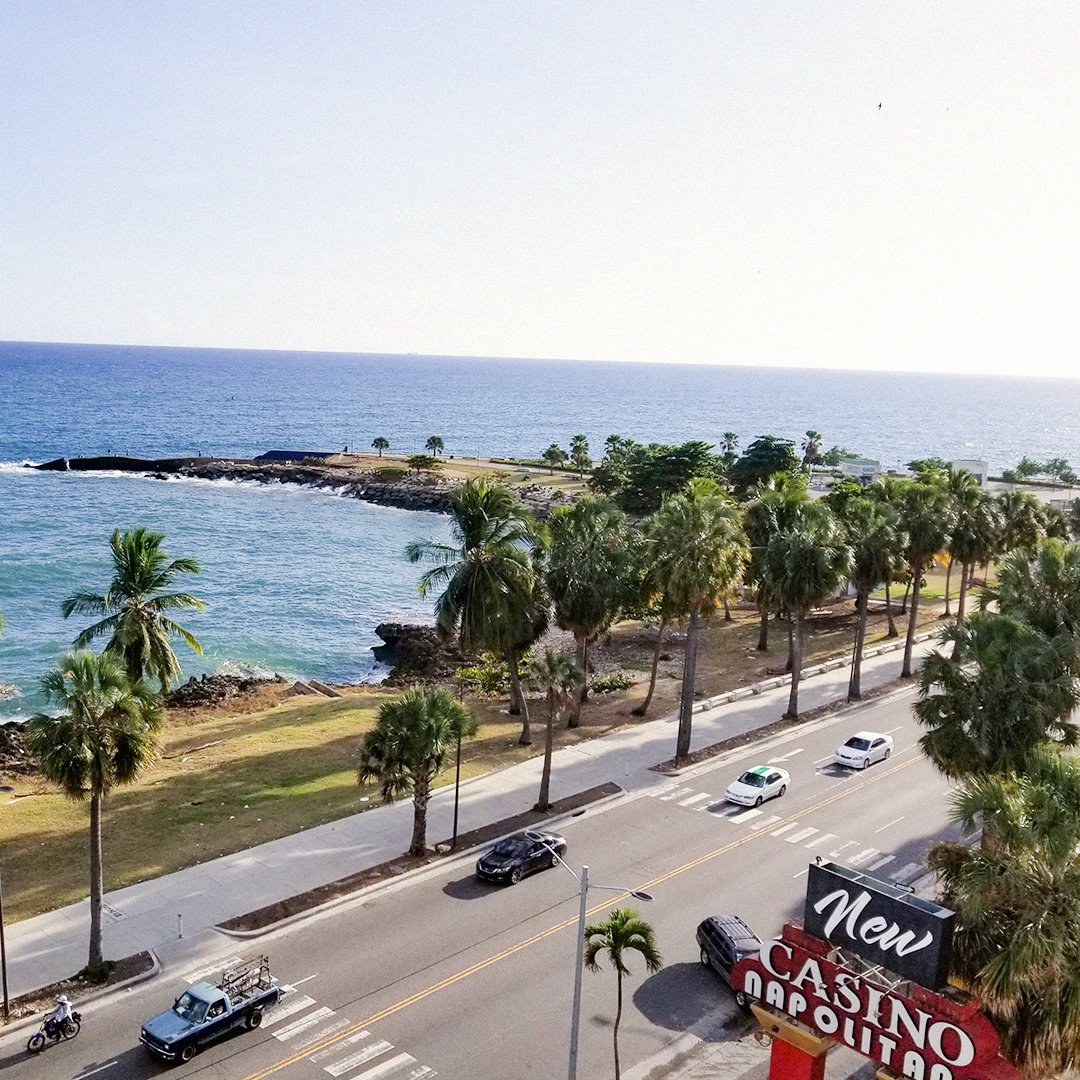 ¡Así está la hermosa vista desde nuestra terraza! ¡Te esperamos!

#NapolitanoHotel #SoyNapolitano #TerrazaNapolitano #VistaalMar