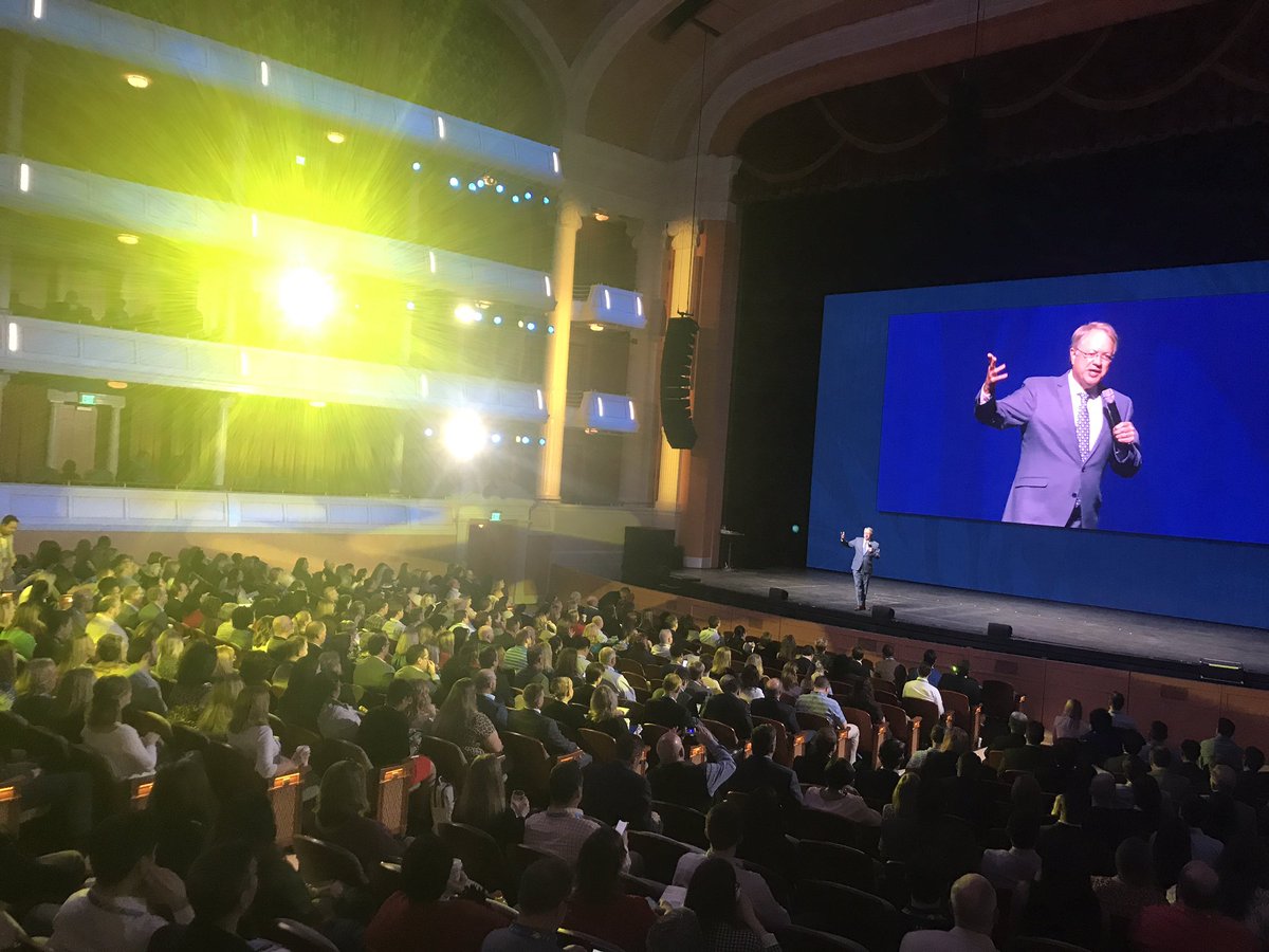 BenefitfocusJob's tweet photo. Welcome @JohnTecklenburg ! Thank you for joining us at #oneplace19 ! #btogether #charlestontech https://t.co/FXoB6zkwET