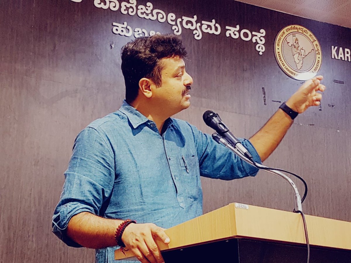 astitvam's tweet image. HDFC bank workers and #ModiDooth of Hubli had gathered in Chamber of commerce. I explained them how @narendramodi changed a fragile five country into sixth largest economy.
Modi dooths are charged up and they will work for the cause..