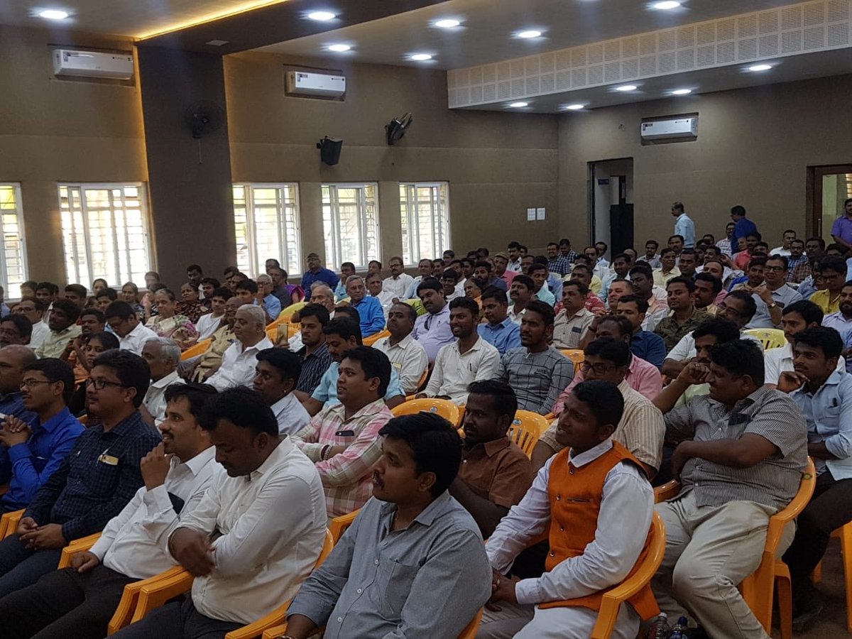 astitvam's tweet image. HDFC bank workers and #ModiDooth of Hubli had gathered in Chamber of commerce. I explained them how @narendramodi changed a fragile five country into sixth largest economy.
Modi dooths are charged up and they will work for the cause..