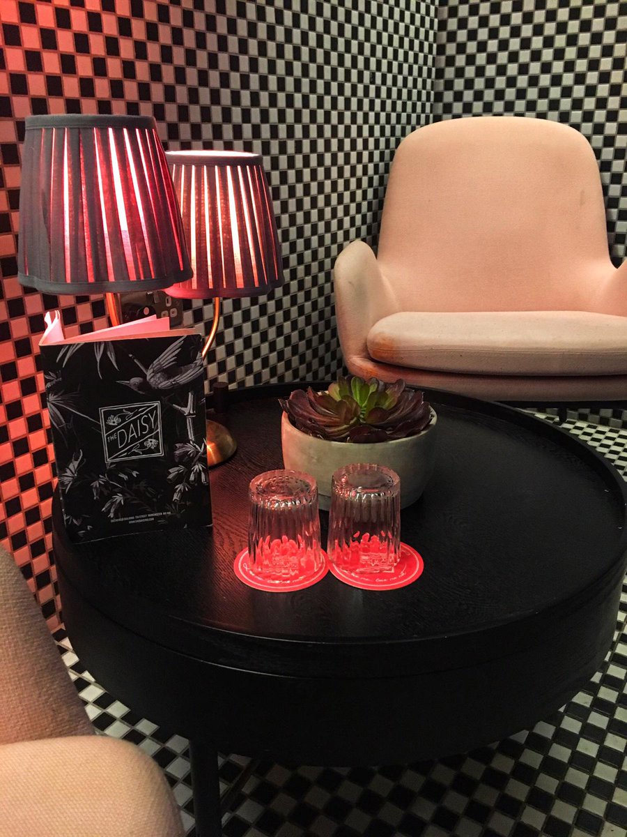Tuesday meetings with @HeroWellbeing in the stylish 'Pinterest board worthy' <a href="/thedaisynq/">• T H E  D A I S Y •</a>. Bonus - it turns into a bar in the evening. #LiveTheModaLife #Manchester #NQManchester #TodaysOffice #InteriorGoals