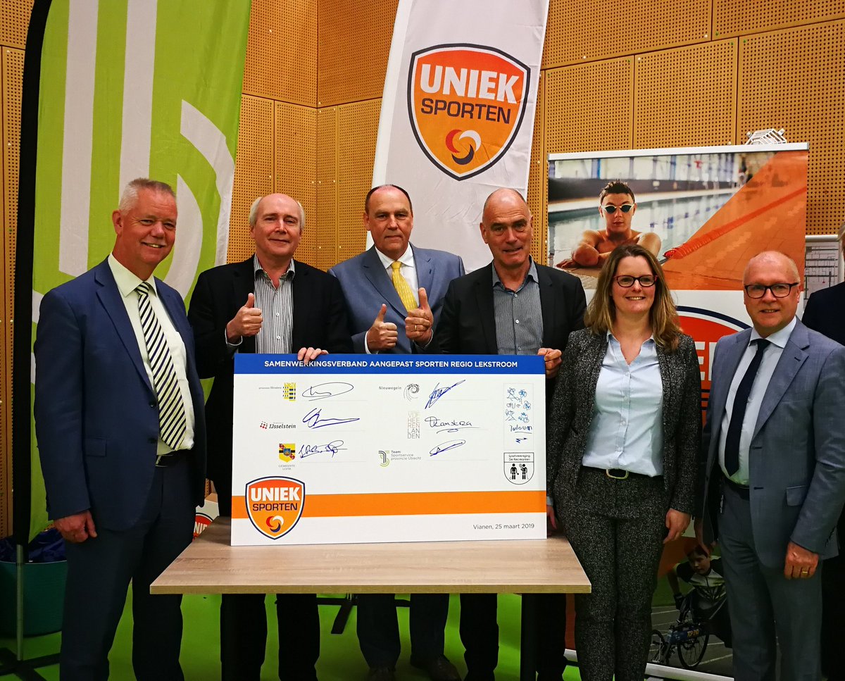 Regio Lekstroom ondertekend samenwerkingsovereenkomst voor <a href="/UniekSporten/">Uniek Sporten</a> na een geslaagd project van <a href="/GActief/">Gorcum Actief</a>. Goede stap richting meer sport en beweging voor mensen met een beperking #sport #meedoen <a href="/gem_ijsselstein/">Gemeente IJsselstein</a> <a href="/TSUtrecht/">Team Sportservice provincie Utrecht</a> <a href="/GemLopik/">Gemeente Lopik</a> <a href="/Gem_Nieuwegein/">Gemeente Nieuwegein</a> <a href="/gemHouten/">Gemeente Houten</a> <a href="/5heerenlanden/">Gemeente Vijfheerenlanden</a>