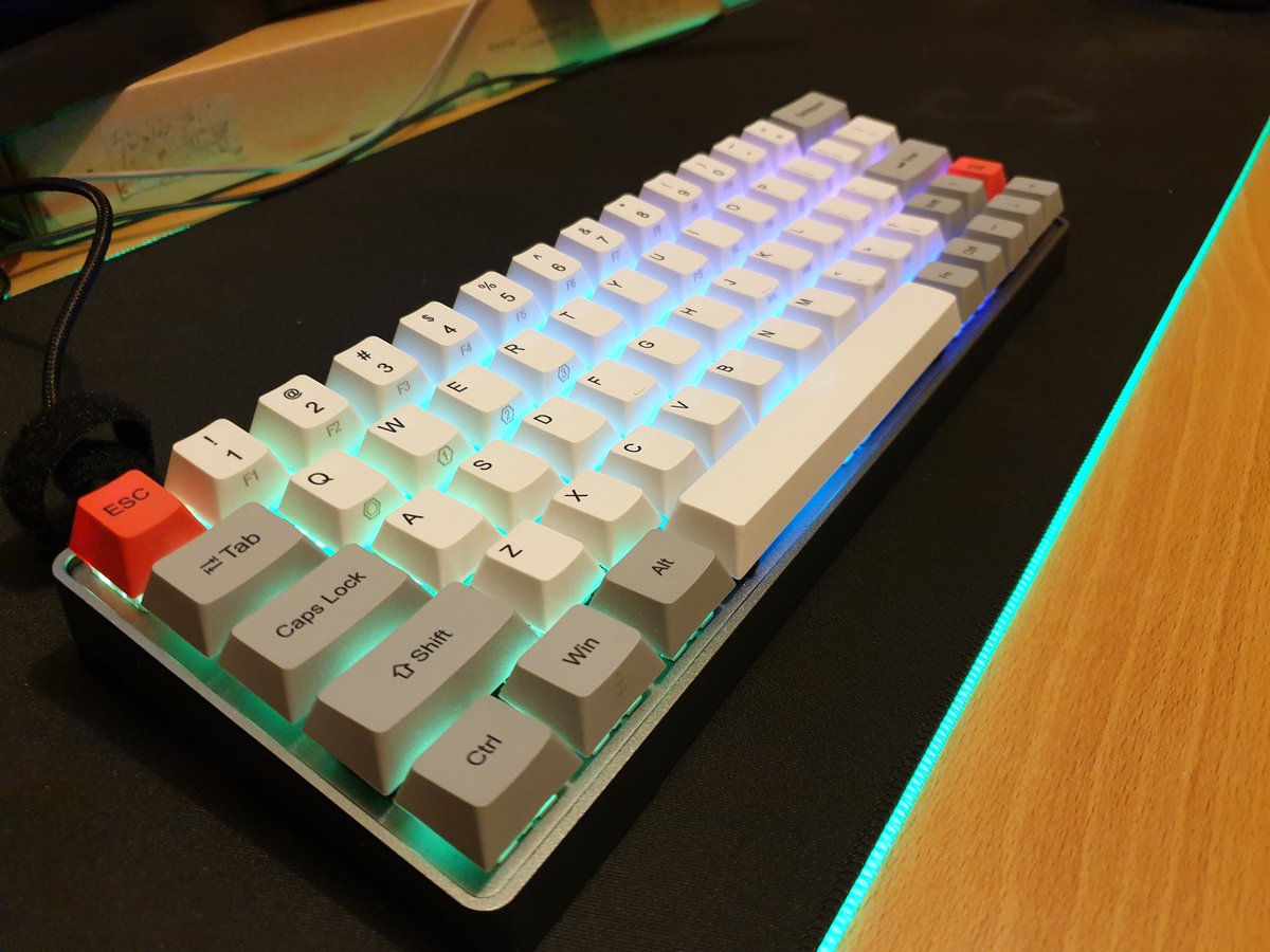 shabaexd's tweet photo. #gk64 delightful to type on, also clicking circles 👍👍
uwu https://t.co/jcpLNB5fK7