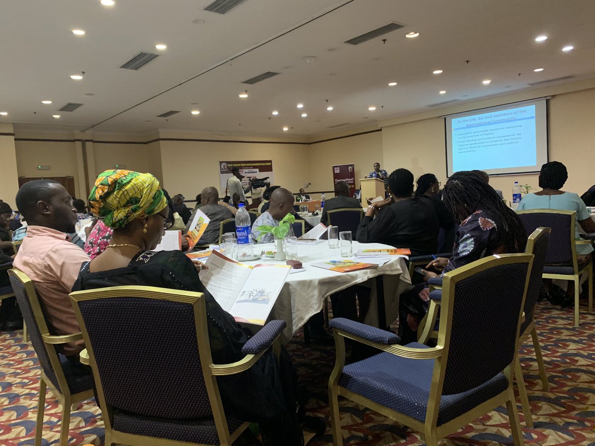 SustyVibes's tweet photo. Mr Kolawale Oludare closes the event with a vote of thanks and reminds us that the fight against corruption will need every one of us citizens. #IfNotForCorruption https://t.co/kXHolpKjbP