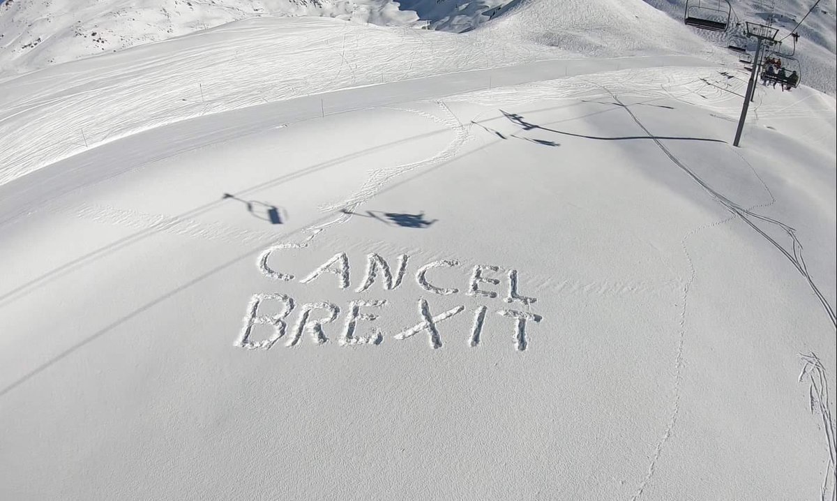 17mSignatures's tweet photo. Even if you're on holiday, you've still got time to make your voice heard! If you're stuck at home, you could join our campaign instead.  #RevokeArticle50 #17millionsignatures https://t.co/Krq9qoAjbh