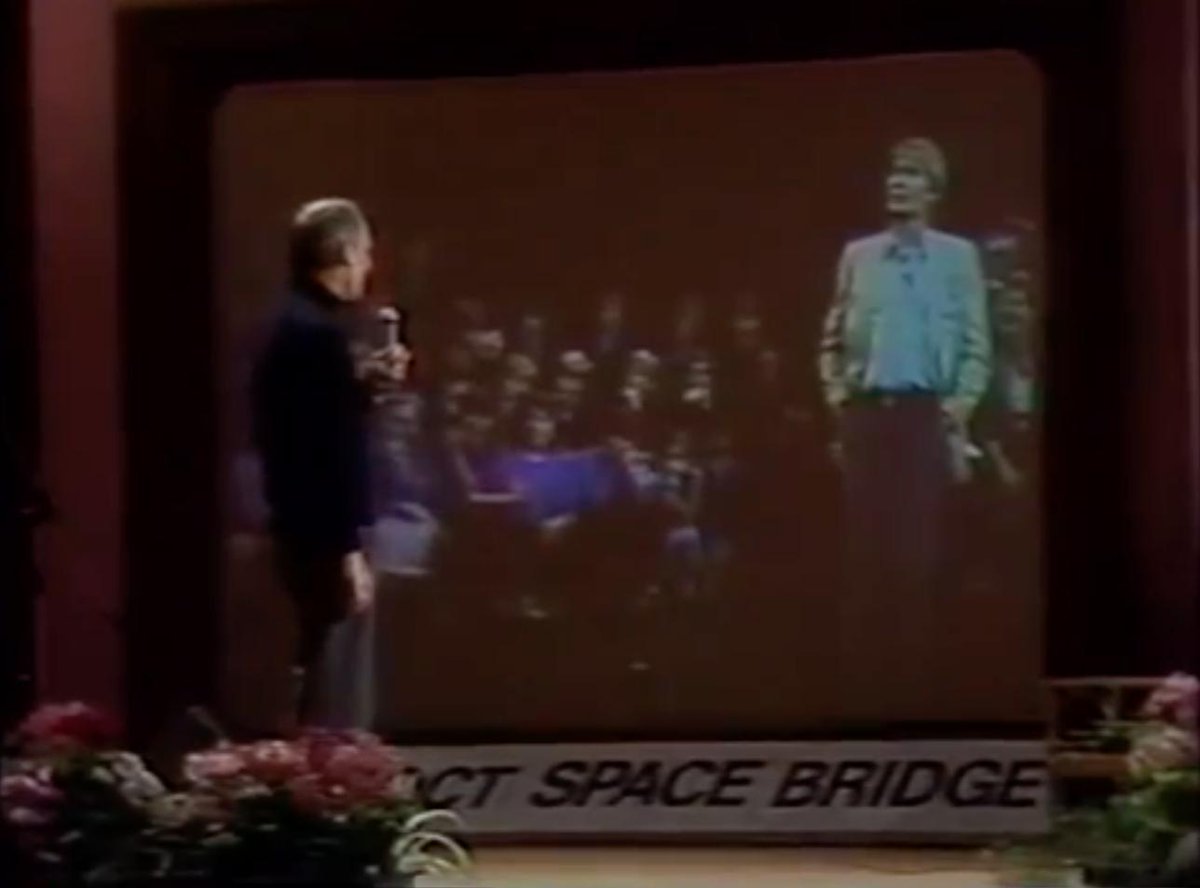 radiotopia's tweet photo. During spacebridge broadcasts, live Soviet and American audiences sang, gave speeches, argued about everything from geopolitics to sex. #RTShowcase
📡 Hear the unique broadcasts here: https://t.co/hgvrMr7BIr https://t.co/BawIHAl1Sv