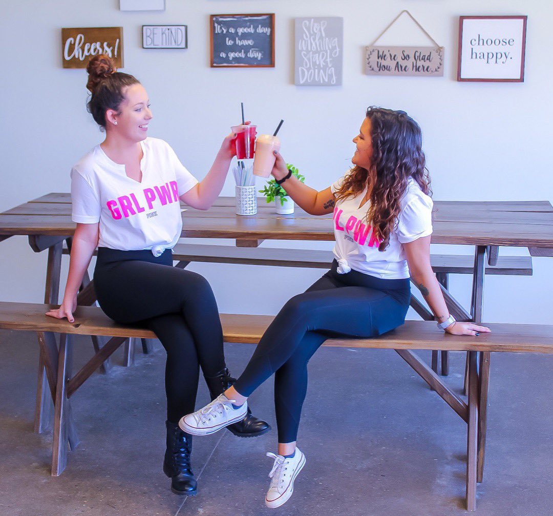 CMUVSPINK's tweet photo. We celebrate GRLPWR and new beauty product drops with shakes and teas💖 https://t.co/FxcT0NIuyl