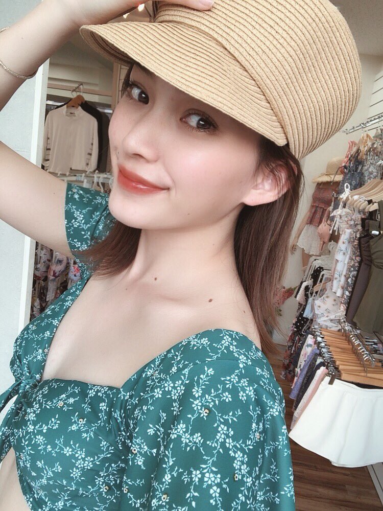 mt_0127's tweet photo. 今日はモデルプレスナイトでもよく着用させてもらっている、PEAK&amp;PINEさんのお仕事でした🌻
可愛い水着たくさん着ました❤️ https://t.co/xsGciTlpPZ