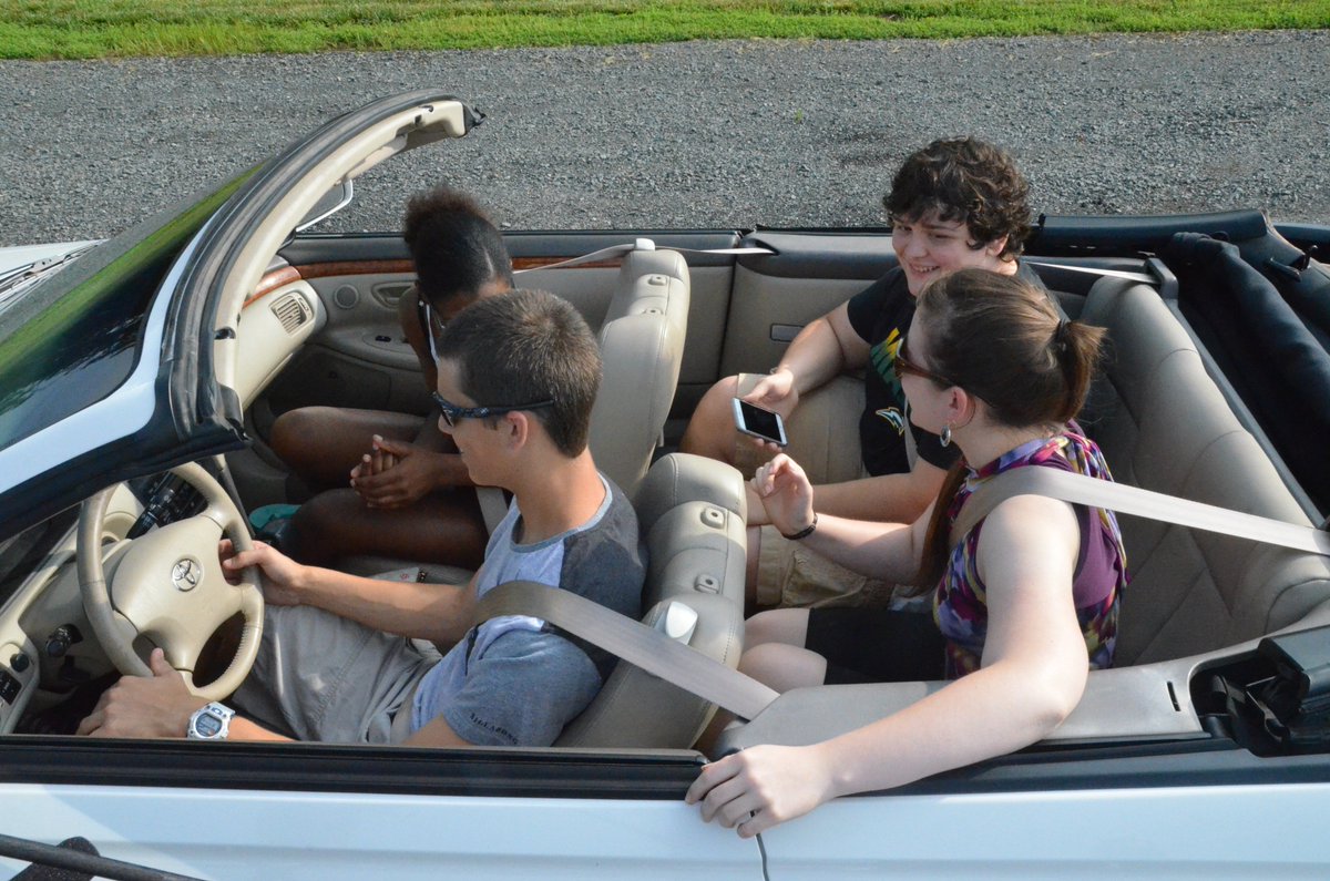 FSNatureLIVE's tweet photo. April is Distracted Driving Awareness Month
Every day, at least nine Americans die and 100 are injured in distracted driving crashes. Cell phones, dashboard touchscreens, voice commands and other in-vehicle technologies pose a threat. 
JUST DRIVE!
https://t.co/MbSjXBnXuq https://t.co/XMgQWtbn3T