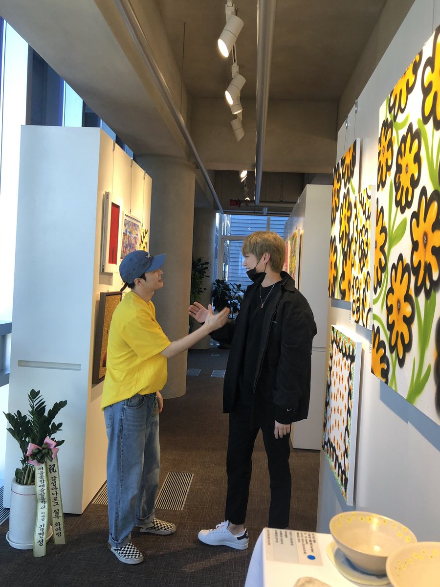 DaewonBrasil's tweet photo. ☂️ | #FANTAKEN 📸 | 24.03.19 | Daewon na exposição de Feeldog. 

© lisa_unme

#대원 #DAEWON #박대원 #유앤비 #UNB #MADTOWN #매드타운 https://t.co/DLkEBs1Yaa