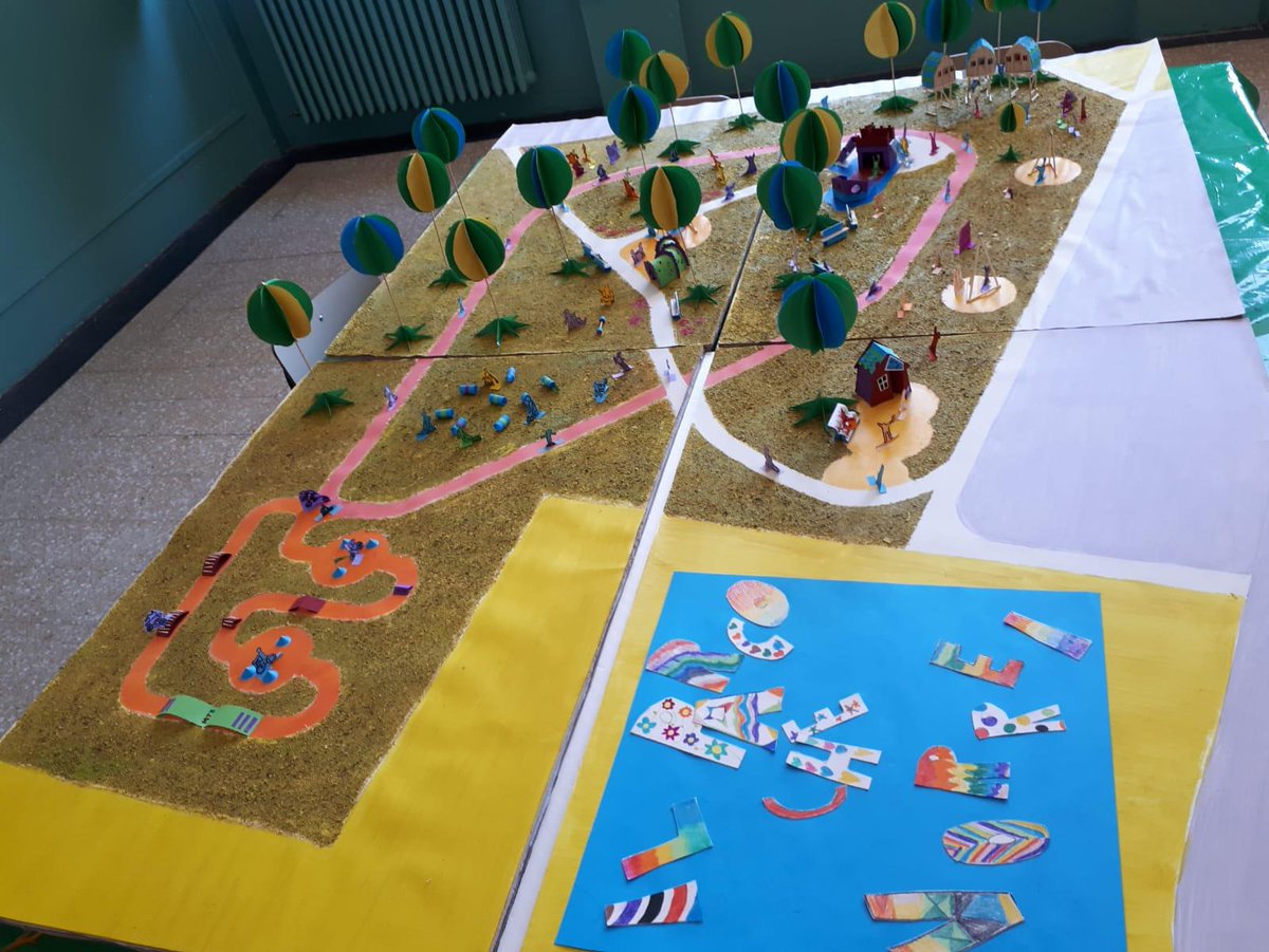 ComuneVA's tweet photo. L’assessorato all’Ambiente ha chiesto agli alunni della Scuola Primaria #Galilei di provare a immaginare il nuovo parco di #Avigno. I bambini hanno colto la sfida e guardate che bei progetti hanno realizzato! 👍 Complimenti! 👏👏👏 https://t.co/OsBmPGWLfx