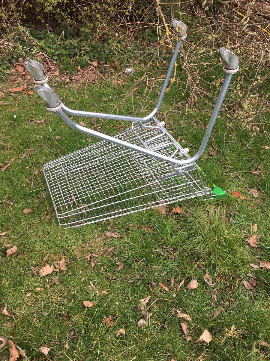 ambgem's tweet photo. #trolleywise I have repeatedly reported the below trollies, with confirmation by yourselves that they have been picked up. As you can see, there still there. Is your app worth the space it takes up on my phone https://t.co/DkKIqoSvL0