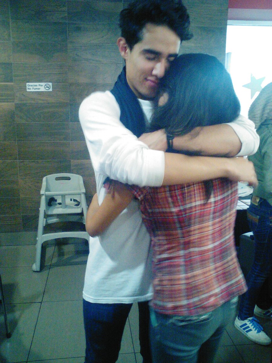 MonsMtnez's tweet photo. @SebasMendezMX se que tal vez no me recuerdas Pero yo yo ti si 
Te mega quiero 
Espero su tengas un lindo día https://t.co/mjFkr6vse4