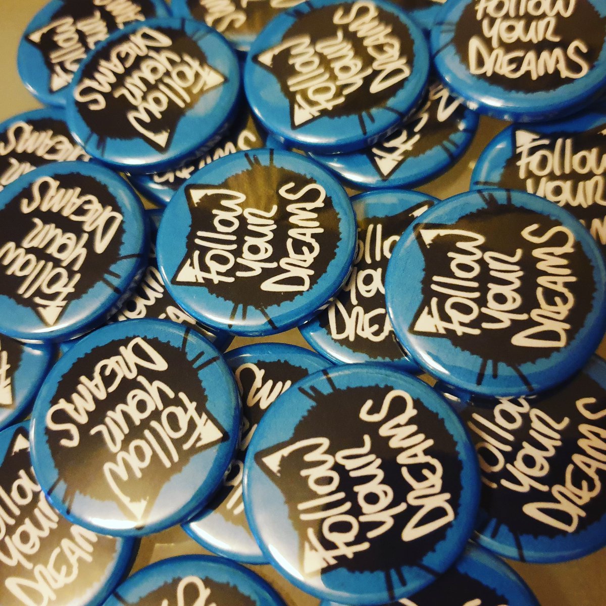 SUNS OUT PUNX OUT! 15% OFF BADGE ORDERS USING 'SPRINGPUNX15' AT CHECK OUT Redeem your offer at the checkout 》》》 hellhathnofury.bigcartel.com
#badges #merch #bandmerch #diypunk #diy #buttons #pins #punks