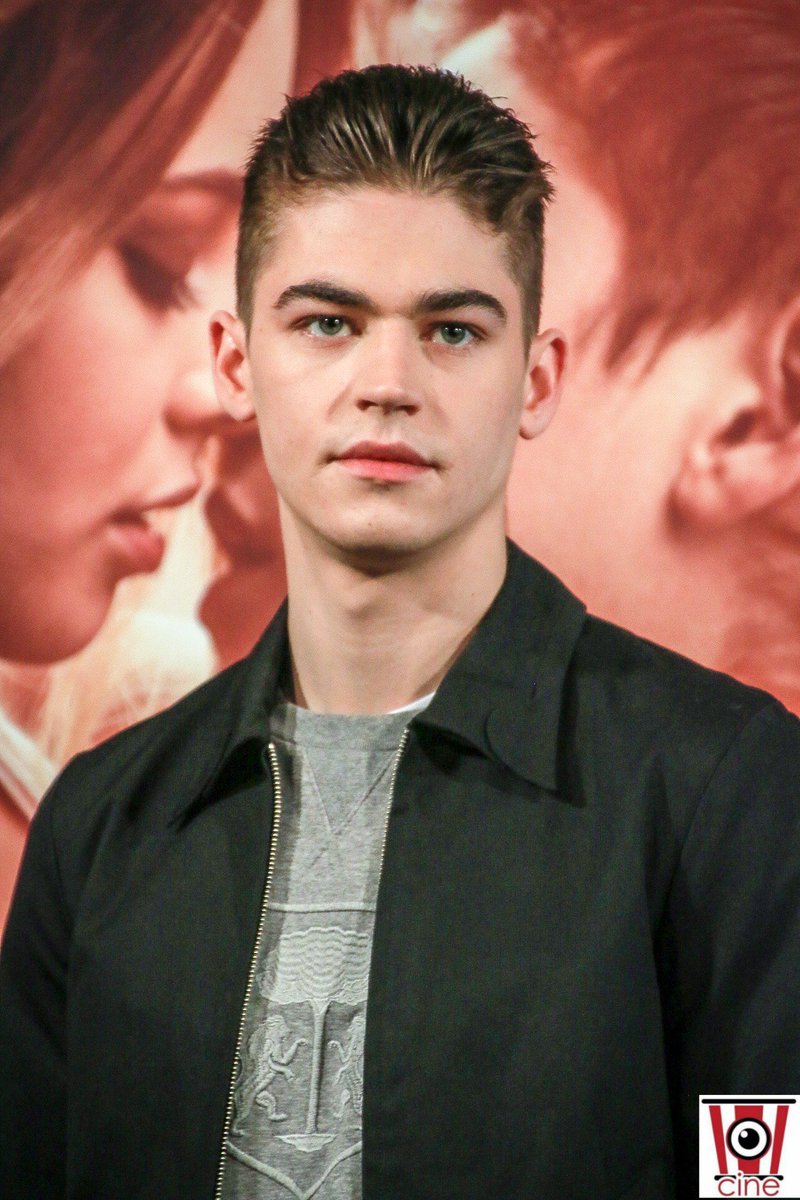 GemaEsRo's tweet photo. La escritora #AnneTodd y los protagonistas #JosephineLangFord y #HeroFiennesTiffin  tienen MUCHAS GANAS de PREMIERE madrileña 💃🏻
@aftermovie #AfterMovieExperience 
ESTA TARDE🎉
@CineCapitol 📽 #Madrid 
📸 @PalomiCine https://t.co/efm3a22kfU