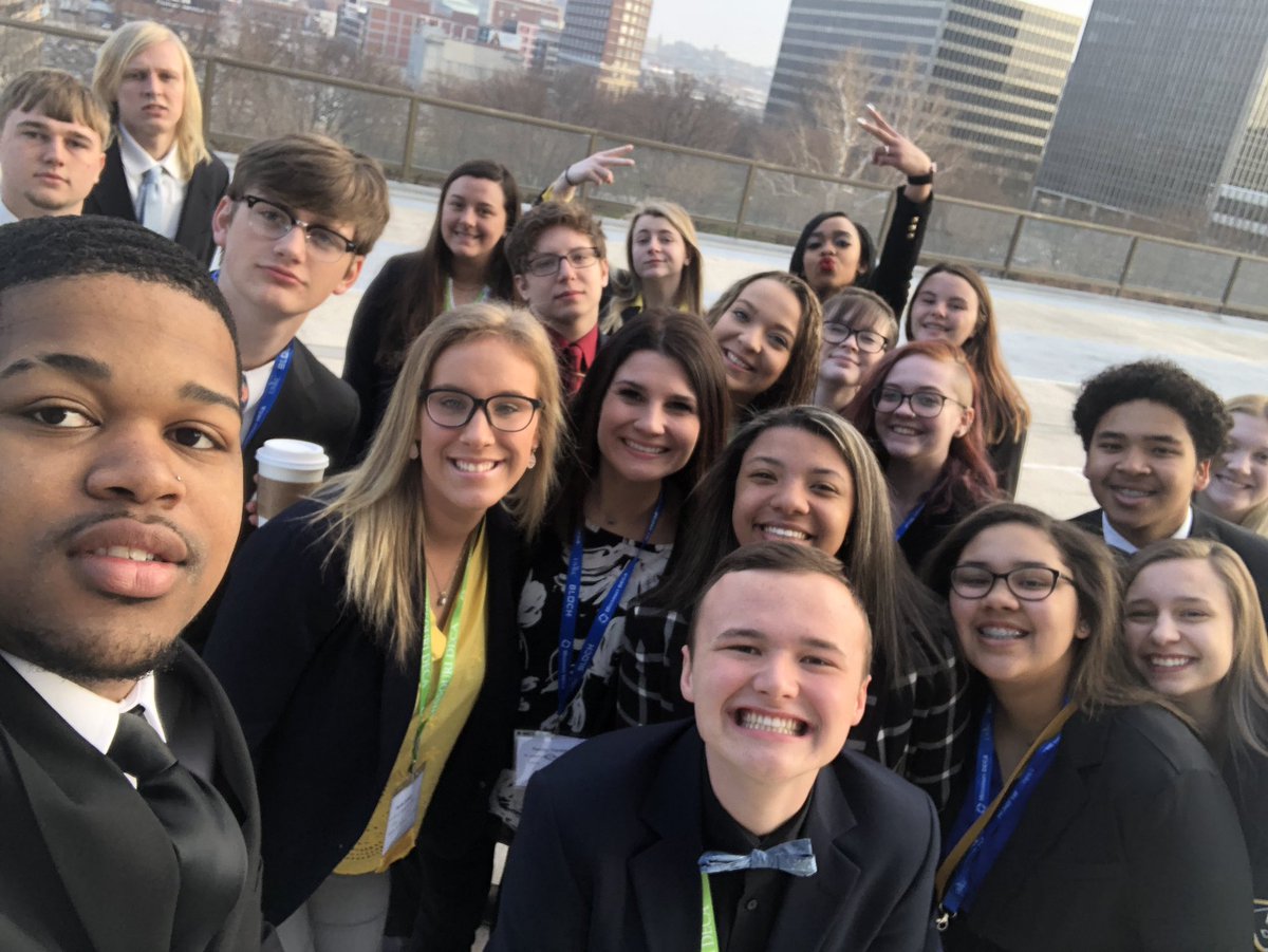 LAF_DECA's tweet photo. State DECA 2019 ☘️ https://t.co/u8zpby5YO2