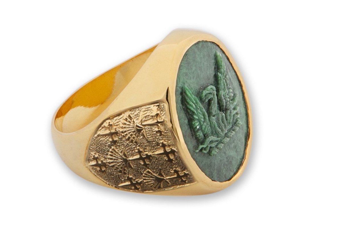 Regnas's tweet photo. Excited to share the latest addition to my #etsy shop: Phoenix Family Crest Ring Jade Albite Genuine Gemstone Gold Plated Sterling Silver 925 https://t.co/l6AGSregJD #jewelry #ring #green #gold #jade #jadealbite #sterlingsilver #sculpted #silver https://t.co/DGRJedk45m