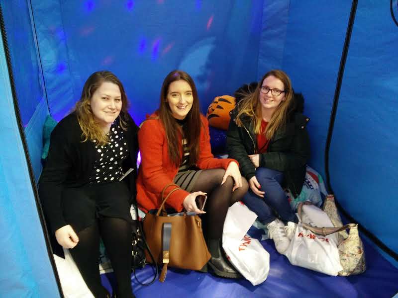 SafespacesUK's tweet image. Taking time out from an extremely busy #Naidex45, we&apos;re more than happy to offer a calming spot in our #Safespace on N9052 for the Therapy team from @PreciousHomesUK  - who&apos;s next?! 😴💤😴 #helpmesleep safespaces.co.uk