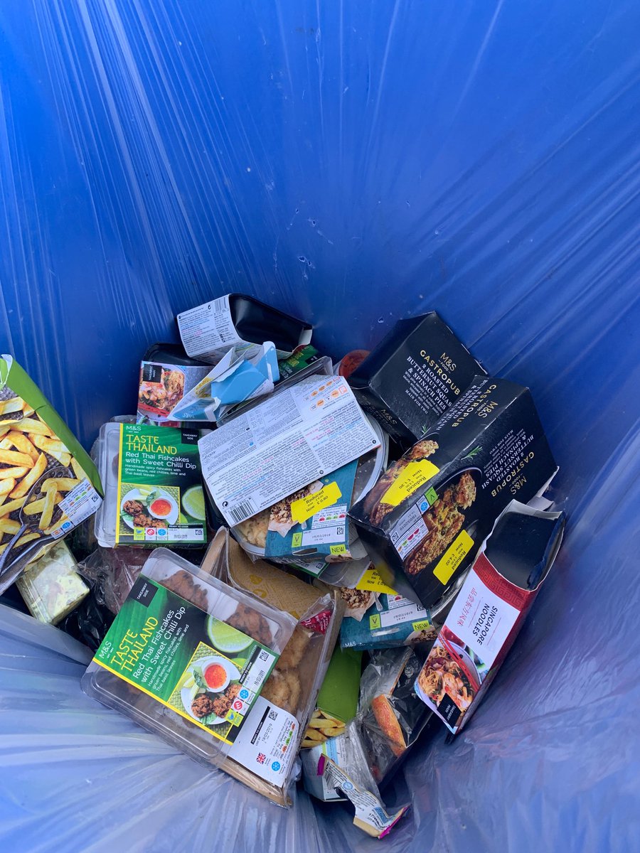 AnnieWildeman's tweet photo. Marks &amp; Spencer’s Eastleigh you can do better than this. There are people that could eat this . Try contacting Olio to stop this disgraceful waste. #endfoodwaste https://t.co/4DBnIOq7XG