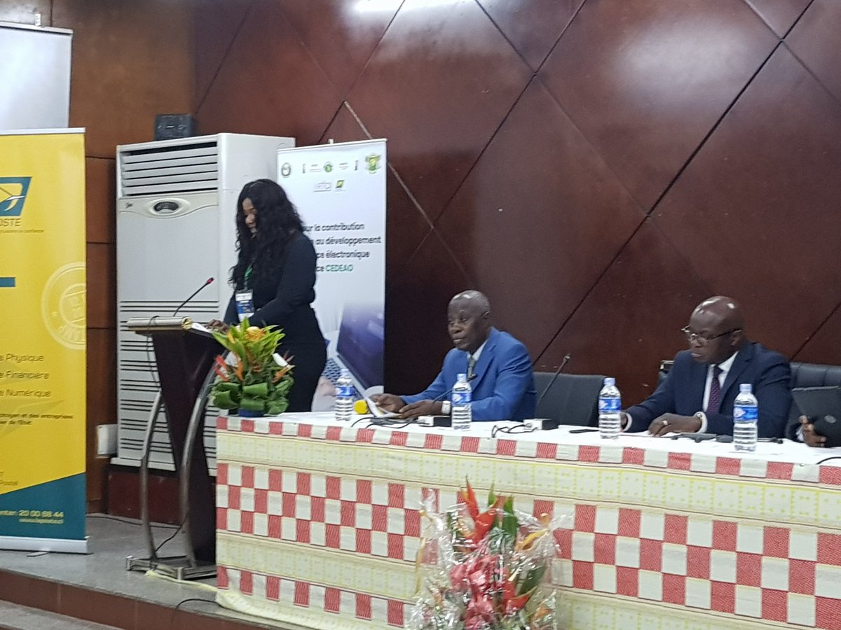 artcitic's tweet image. Clôture de l'atelier sur la contribution de la poste au développement du commerce électronique dans l'espace CEDEAO présidée par @bile_diemeleou Directeur Général @artcitic. Une stratégie régionale adoptée sur le e-commerce en Afrique de l'Ouest