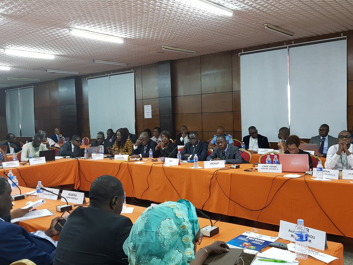 artcitic's tweet image. Clôture de l'atelier sur la contribution de la poste au développement du commerce électronique dans l'espace CEDEAO présidée par @bile_diemeleou Directeur Général @artcitic. Une stratégie régionale adoptée sur le e-commerce en Afrique de l'Ouest