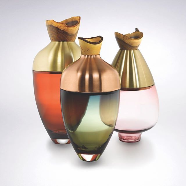 hanoversaffron's tweet photo. Exquisite glassware from William &amp; Son. Nice to have such craftsmanship under the cameras.
#shotbyhanoversaffron #jewelleryphotography #jewelleryphotographyoftheday #ilovejewellery #creativephotography #finejewellery #photography #shootandshare #photooft… https://t.co/igEn6yIoe3 https://t.co/9maevHhz85