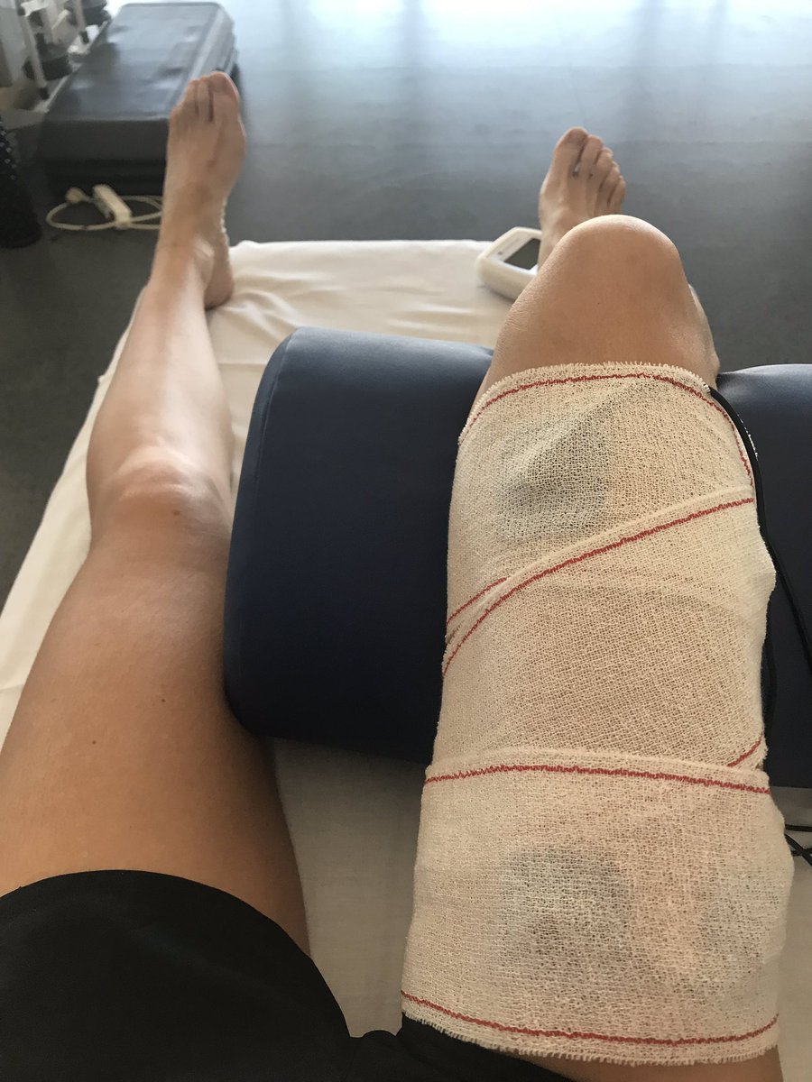 soperezramos's tweet photo. Rehabilitación modo ON. 4’ sesión! Volveré fuerte! 💪🏻 Gracias Team @runnea_com con @gorkaserna a la cabeza por sus ánimos ! @Veromartinie y @lexu_run del #runneawomenteam por tanto que agradeceros! #dolor #ejercicio #knee #illcomeback #mamarunner #rehabilitation #runandsmile https://t.co/7aBtOQPYgC