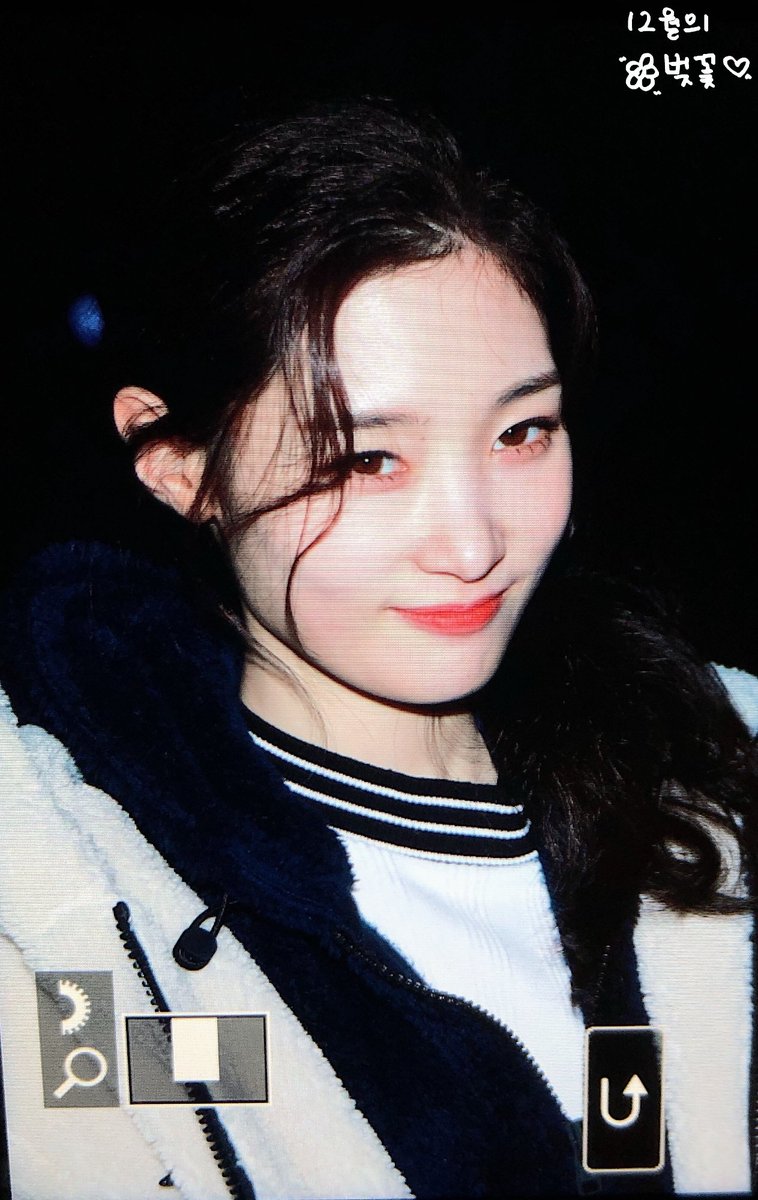 19971201_JCY's tweet photo. 190326 프리뷰
#다이아 #정채연 #DIA #CHAEYEON
@dia_official https://t.co/YB7YE9vYOX