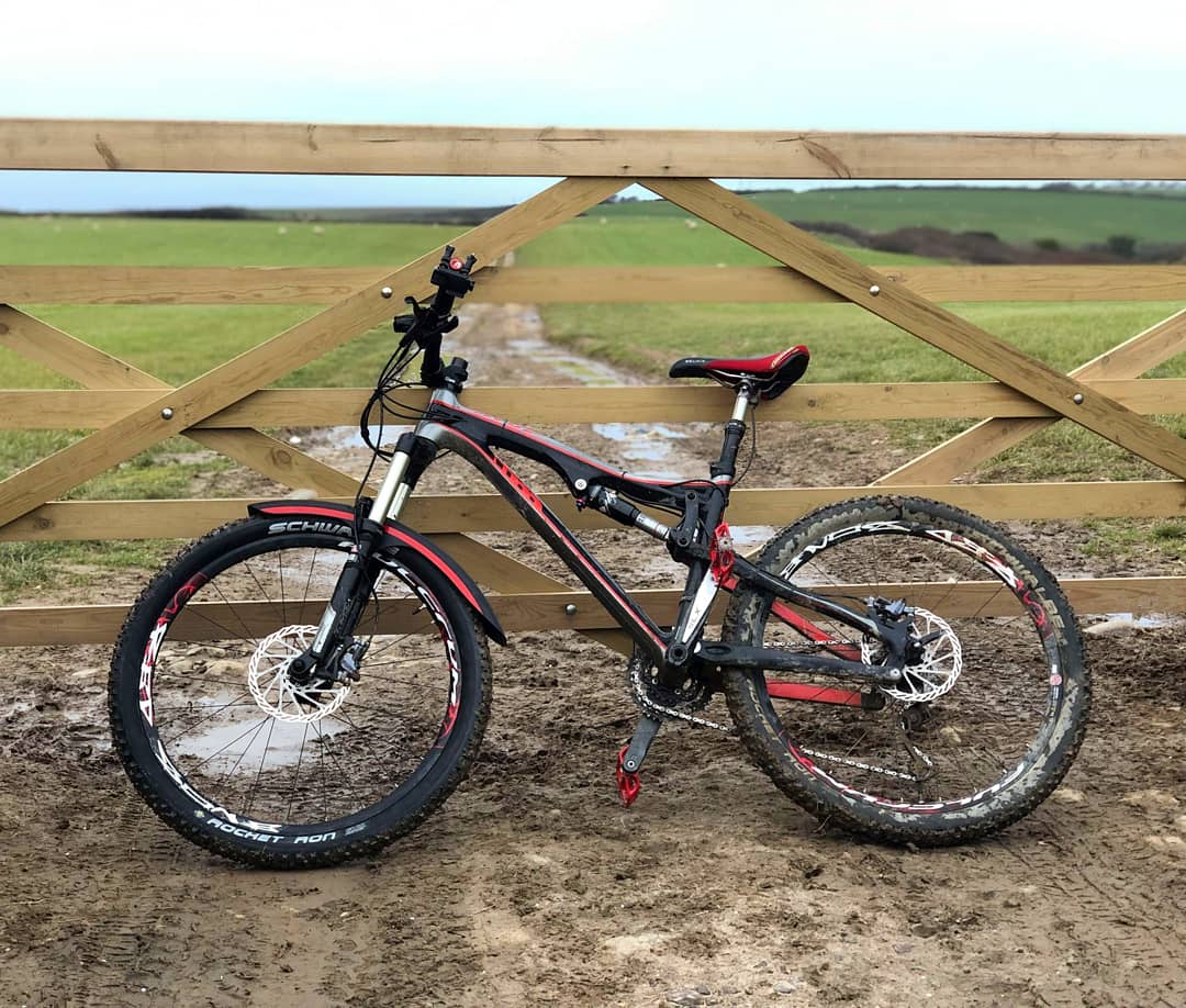 MuckyNutz's tweet photo. The morning commute to HQ 🤘
-
-
#MuckyNutz #MugGuard #MTB #Mudguard #Fenders #MountainBike #MountainBiking #Cycle #Cycling #Fitness #Trails #Morning #Commute #Cornwall #Sea #CoastPath #SendIt #EnduroMTB #Freeride #GatesOfInstagram #CountryLife https://t.co/dnDLjpm33V