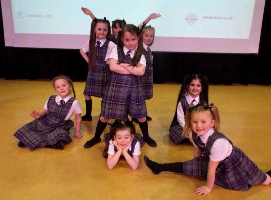 HigginsonMiss's tweet image. LSSP DANCE COMPETITION 💃🌟
Very proud of our KS1 dance team who all did brilliantly this morning performing their &apos;Revolting Children&apos; dance from Matilda the Musical...🎶🎭
Here are a few pics of some of the girls in action! 
#LSSP #Dance @KSL_Kirkdale #performingarts