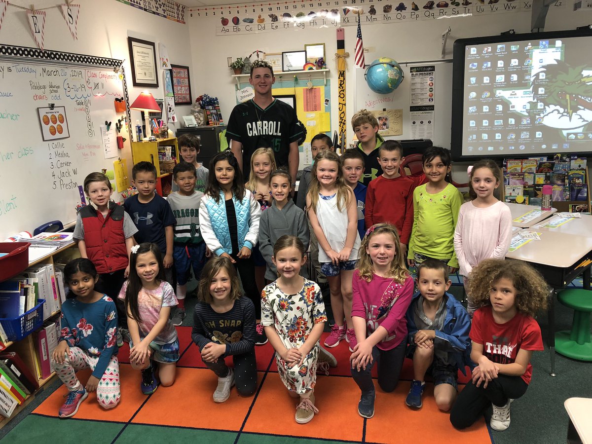 OUES1stGrade's tweet photo. Thank you, Dragon Baseball players, for reading to us!! 💚@oldunionES @Carrollisd @SLCAthletics https://t.co/OLA9ZxMPrZ