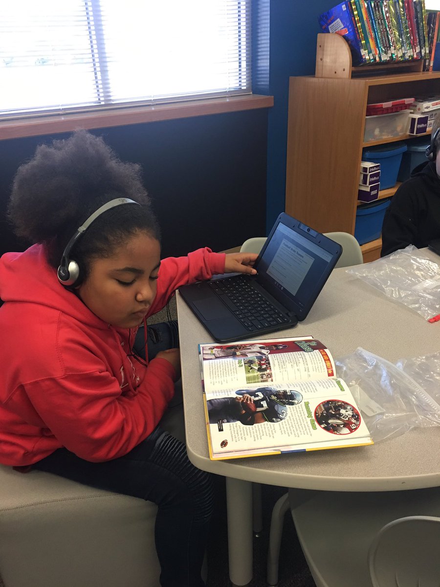 ikardlibrary's tweet photo. 4th graders loving our new AV2 books!
@AV2Books  #roosread @ikard_roos #whywisd https://t.co/XkIzGGNs7w