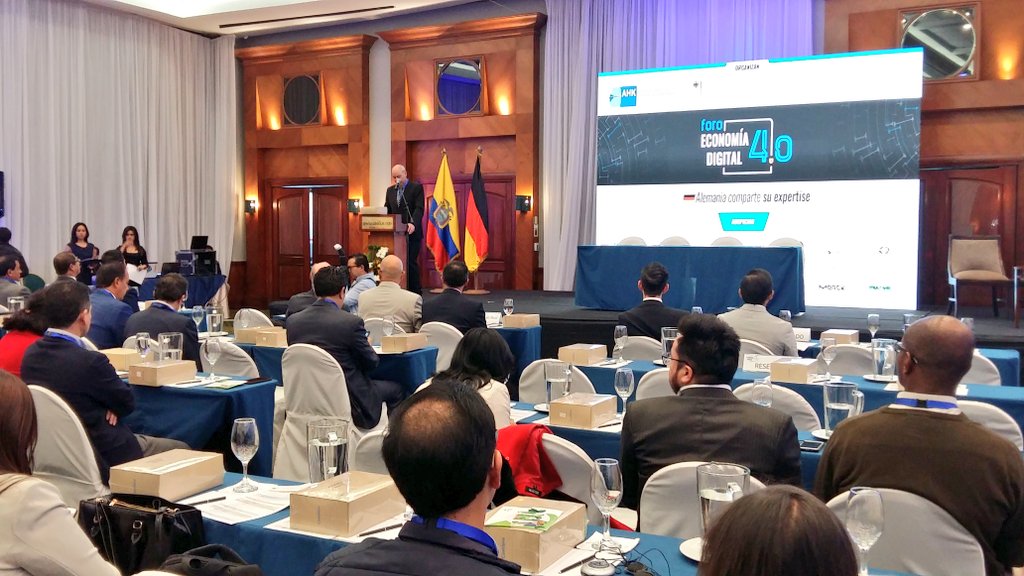 Telecom_Ec's tweet photo. Inicia el Foro Economía 4.0 . Evento realizado por @ahkecuador, con el apoyo de @Telecom_Ec e @IndustriasEc. Se compartirán experiencias entorno a Economía 4.0, Digitalización, Automatización, estandarización de procesos, etc. #EconomíaDigital https://t.co/CyBwbwCuJ1