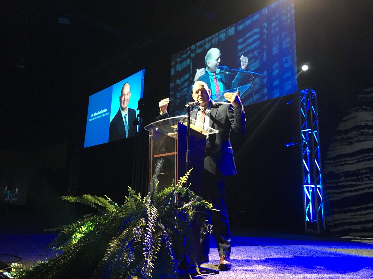 TNAgCommish's tweet photo. I’m thankful for the opportunity to address more than 3,500 FFA students, teachers, and parents at the 91st @TNFFA State Convention in Gatlinburg this morning. It’s incredible to be surrounded by such a high level of excitement for agriculture from our future leaders. https://t.co/x7120Yj8jx