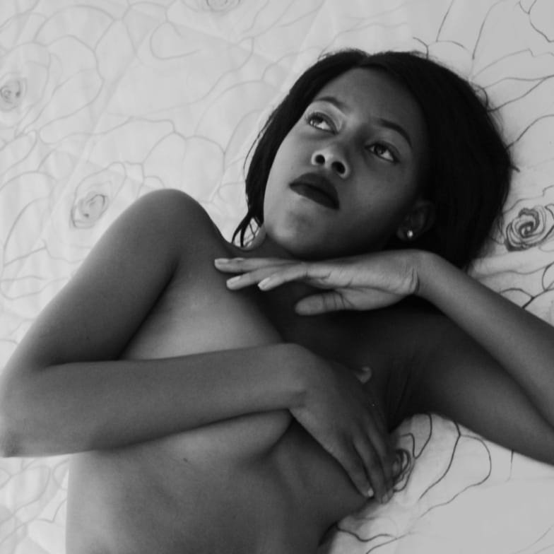 MakhubeduN's tweet photo. #NewProfilePic #blackmodel #artofseduction #artisticnude #samodels #lingeriemodel #thebodyisart https://t.co/0r7VHgzRr2