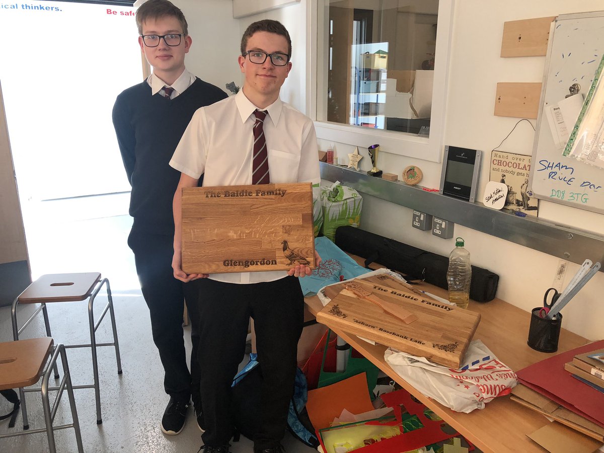 FATech_Ed's tweet photo. A few offers for personalised chopping boards following Kacper Kraft’s successful @TennerFiverYE challenge market stall at Letham Craft fair on Saturday- £25 for 450x300x40 mm solid oak blocks #FORenterprise https://t.co/fifeIlHwHG