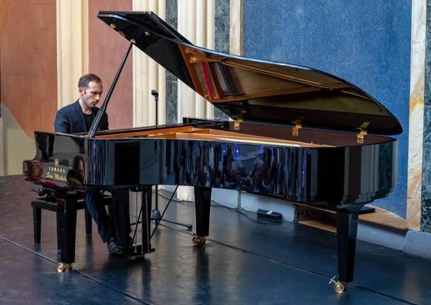 La domenica pomeriggio al <a href="/teatrosantuccio/">Varese Gospel & Soul</a> è sempre più interessante. Dopo #teatropermerenda, i Pomeriggi Teatrali di <a href="/TeatroFranzato/">Teatro Franzato</a> ecco Orazio Sciortino per la rassegna Parola di Donna  <a href="/ComuneVA/">Comune di Varese</a> <a href="/galimbertidav/">Davide Galimberti</a>  #Cultura #Musica 
bit.ly/2UcQcXI